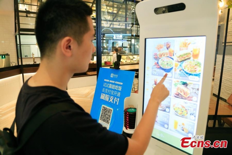 Restaurante-usa-nova-tecnologia-de-pagamento